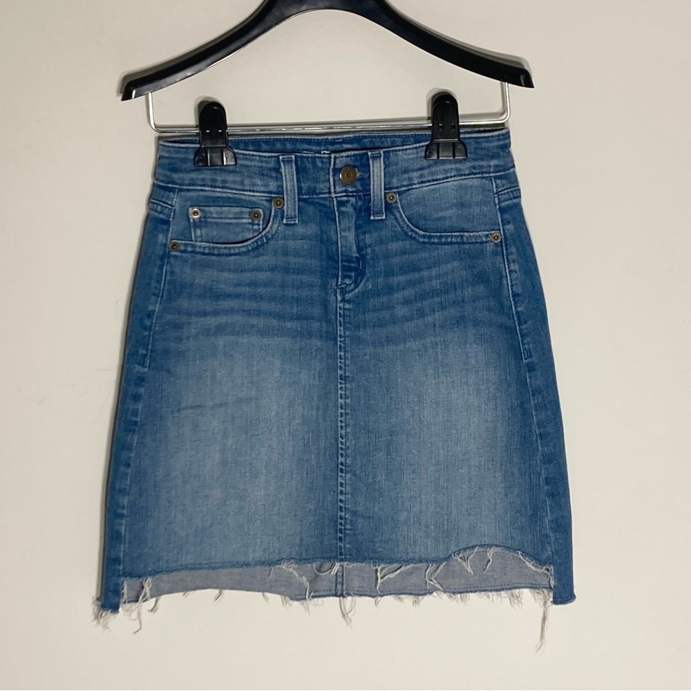 VINEYARD VINES | Raw Hem Denim Mini Skirt